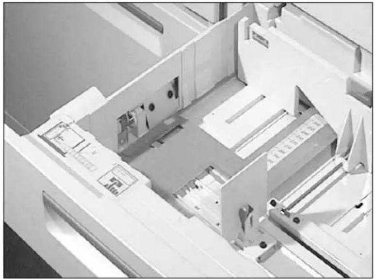 XEROX Document Centre 426 ST - Loading the Envelope Tray - 2