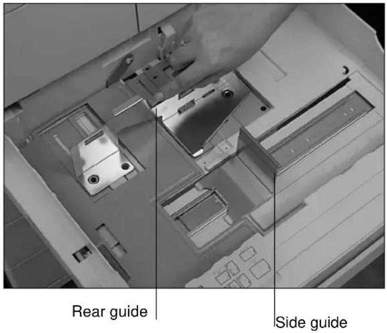 XEROX Document Centre 426 ST - Loading the paper trays - 3