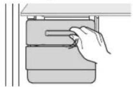SAMSUNG RT33HDRFASL - Removing the Ice Cubes - 2