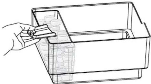 Fisher & Paykel RF442BRGW6 - Manual ice system (selected models only) - 2