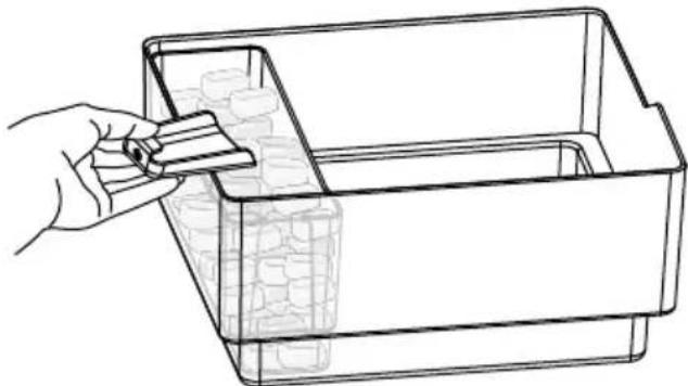 Fisher & Paykel RF442BLGX6 - Manual ice system (selected models only) - 2