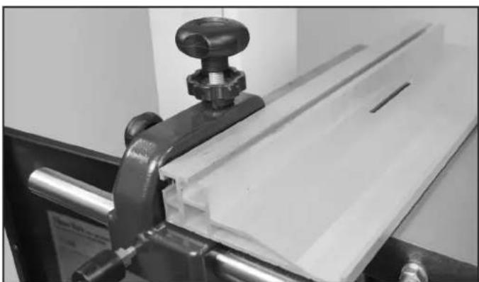 RIKON 10-342EVS - To change the fence from the left side of the carrier to the right side for using the rip fence to the right of the blade: - 3