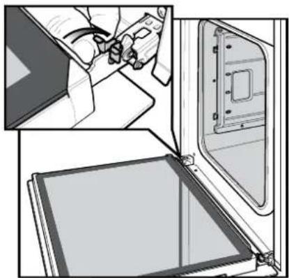 ELECTROLUX EVE614SD - Removing the oven door - 1
