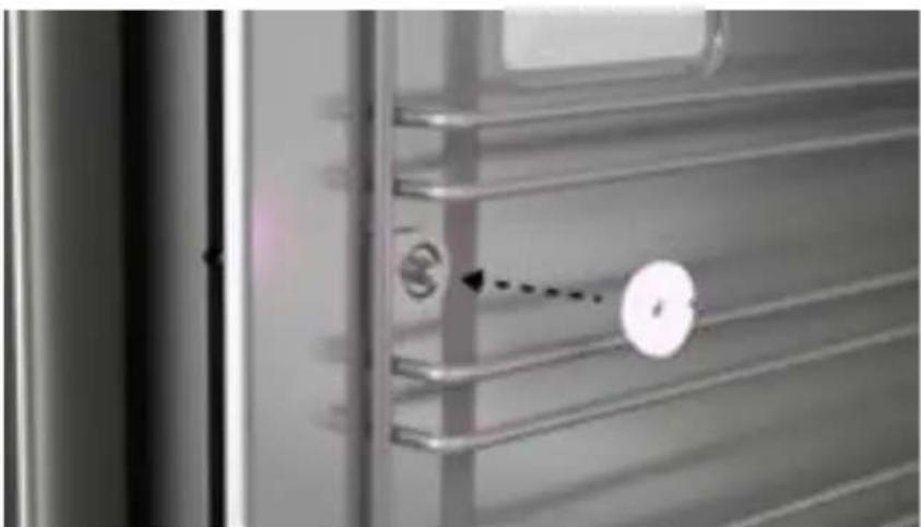 Fisher & Paykel OS76NDTDB1 - Refitting the side racks - 2
