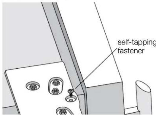 ELECTROLUX ERM3707 - Adjusting door alignment - 3