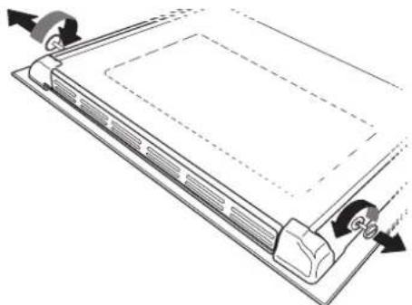 ELECTROLUX EKC6707 - Cleaning The Oven Door - 5