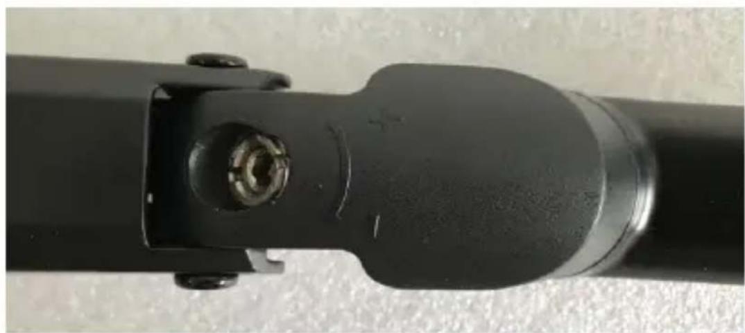 StarTech.com ARMPIVOTE2 - Adjusting the Arm Tension - 2