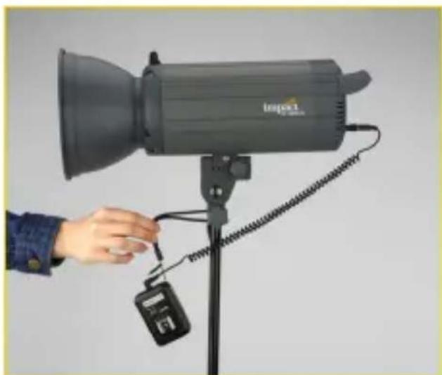Impact PowerSync PS16-MINI - Mounting the Receiver to a Monolight - 1