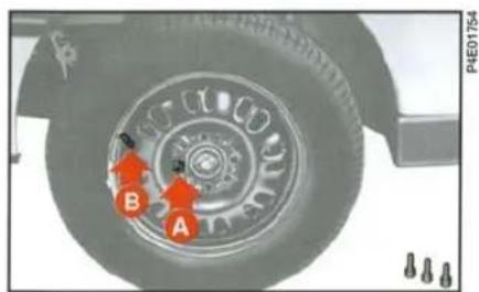 PHE01754 A B