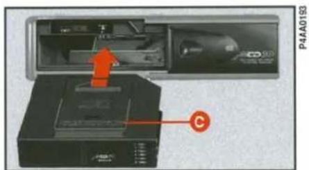 FIAT Bravo (2000) - CD bölmesinin CD çalardan çıkartılması - 1