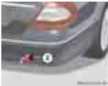 Mercedes-Benz E 280 4MATIC (2003) - Arka taraftaki kapağın açılması - 1