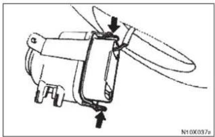 MITSUBISHI Carisma (2001) - ACYL DURUMDA - 1