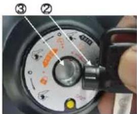 KYMCO Xciting 400i - Kontak anahtarı emniyet düğmesini kapatmak için; - 1