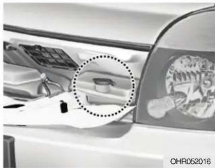 HYUNDAI H-100 (2016) - CAM YIKAMA SUYU HAZNE- SİNİN DOLDURULMASI - 3