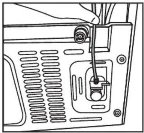 GRUNDIG GSND 6282 S - Su hortumunu ürüne bağlamak için aşağıdaki talimatları uygulayınız. - 2