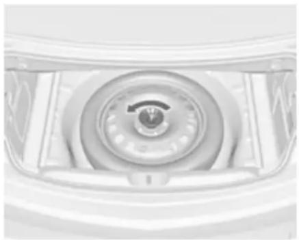 OPEL Cascad (2017) - Stepnenin çıkarılması ve hasarlı tekerleğin bagaj bölümüne yerleştirilmesi - 2