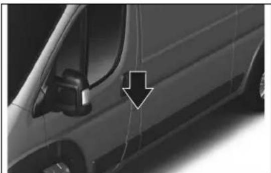 TOYOTA Proace Max (2024) - Araçüzerindekişarjportu - 1