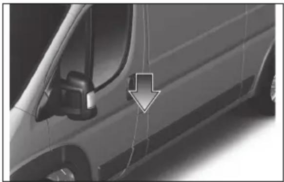 TOYOTA Proace Max (2025) - 5.28Halkaaçıkşarj istasyonundaşarjetme (DC)prosedürü-Mod4 (elektrikliversiyonlar) - 3