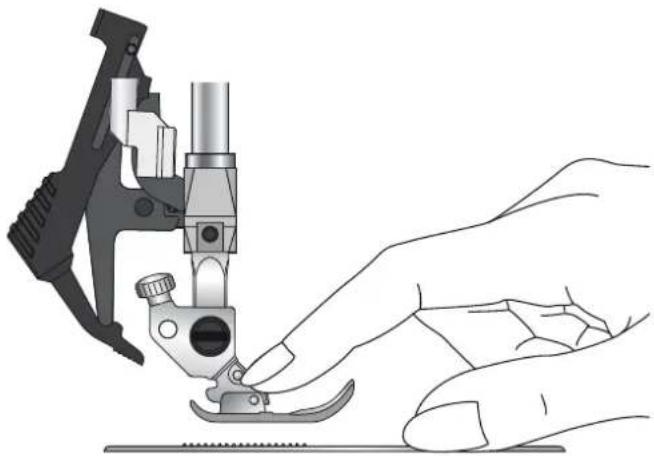 PFAFF Ambition 1.5 - Attach presser foot - 3