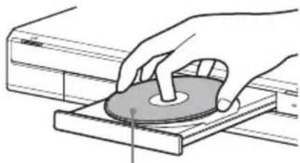 SONY RDR-HXD560 - Inserting a Disc - 3