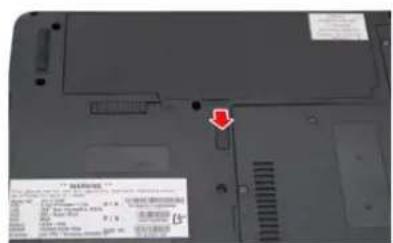 ACER Aspire 5920G Series - Removing the Battery Pack - 1