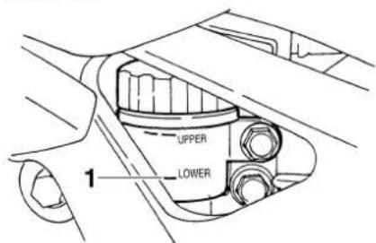 YAMAHA FZ6-N - Controleren van remvloeistofniveau - 2