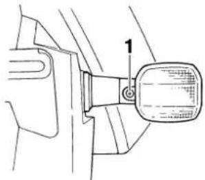 YAMAHA FZS1000 - Replacing a turn signal light bulb - 1