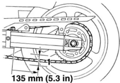 YAMAHA FZS1000 - To check the drive chain slack - 1