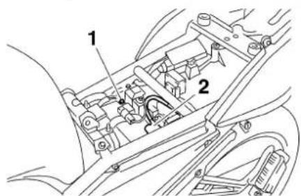 YAMAHA FZS1000 - Checking the wheel bearings - 1