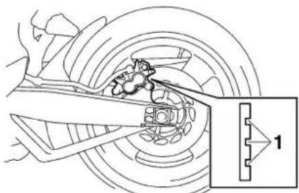 YAMAHA MT01 (2006) - Controleren van voor- en achter- remblokken - 2