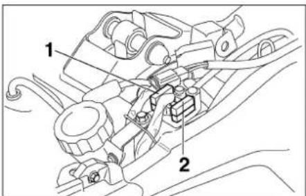 YAMAHA TDM850 - Fuse replacement - 1