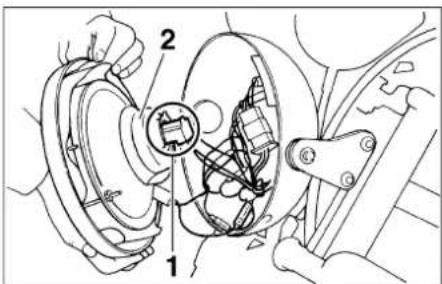 YAMAHA XJ600N - Replacing the headlight bulb (for XJ600N) - 1