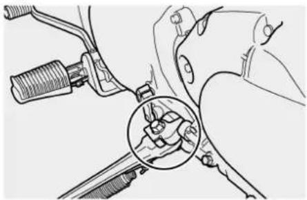 YAMAHA XVS1100A - PERIODIEK ONDERHOUD EN KLEINERE REPARATIES - 2