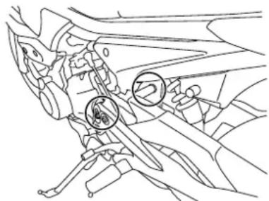 YAMAHA XJ6-S - Lubrification des pivots du bras oscillant - 1