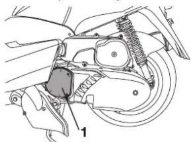 YAMAHA MAJESTY 125 - Cleaning the V-belt case air filter element - 2