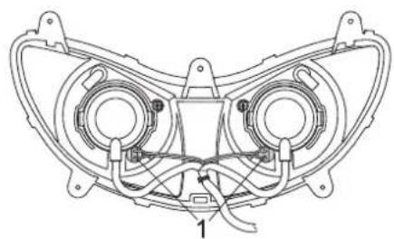 YAMAHA MAJESTY 125 - Replacing the auxiliary light bulb - 1