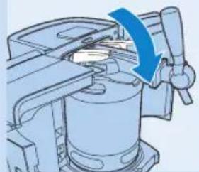 PHILIPS PerfectDraft HD3620 - Placing the keg into the appliance - 4