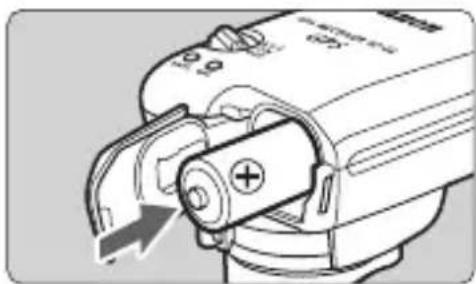 CANON GP-E2 - 電池を入れる - 2