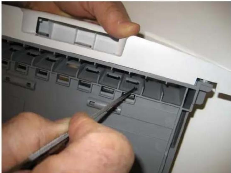 DELL 3330dn - Wear strip (tray 1 and 250-sheet tray 2) removal - 1