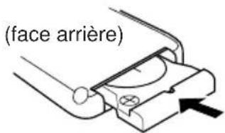 JVC KD-G502 - Remettez le porte-pile en place. - 1