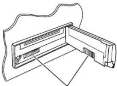 JVC KD-DV6102 - Reinigen der Anschlüsse - 1