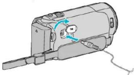 JVC Everio GZ-EX310 - Charging the Battery Pack - 2