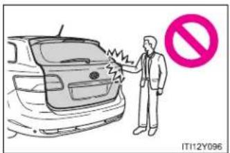 TOYOTA Avensis (2012) - CAUTION - 2