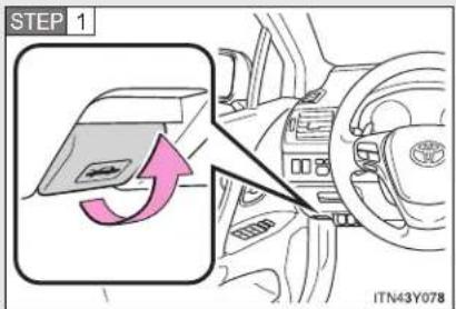 TOYOTA Avensis (2012) - Hood - 1