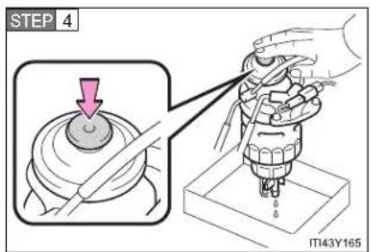 TOYOTA Avensis (2012) - Fuel filter (diesel engine) - 2