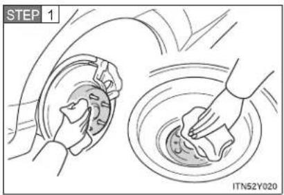 TOYOTA Avensis (2012) - Installing the spare tire - 1