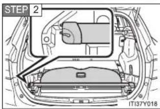 TOYOTA Avensis (2012) - ■ Stowing the luggage cover (vehicles without deck rail) - 2