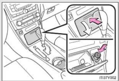 TOYOTA Avensis (2013) - Cigarette lighter - 1