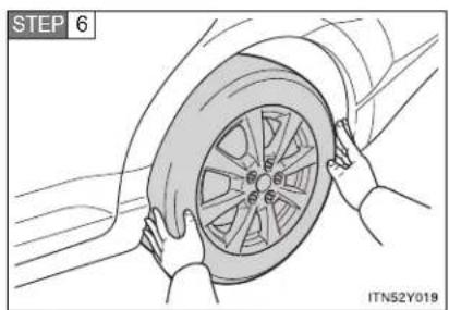 TOYOTA Avensis (2013) - Replacing a flat tire - 6