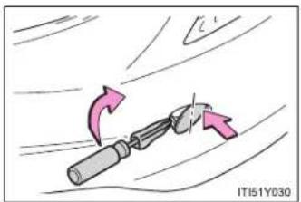 TOYOTA Avensis (2013) - If it is difficult to push the eyelet open - 1